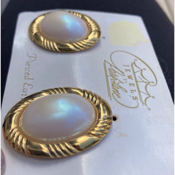 Vintage Park Lane Faux Pearl Oval Clip On Earrings Gold Tone 90s Regencycore - Picture 2 of 8